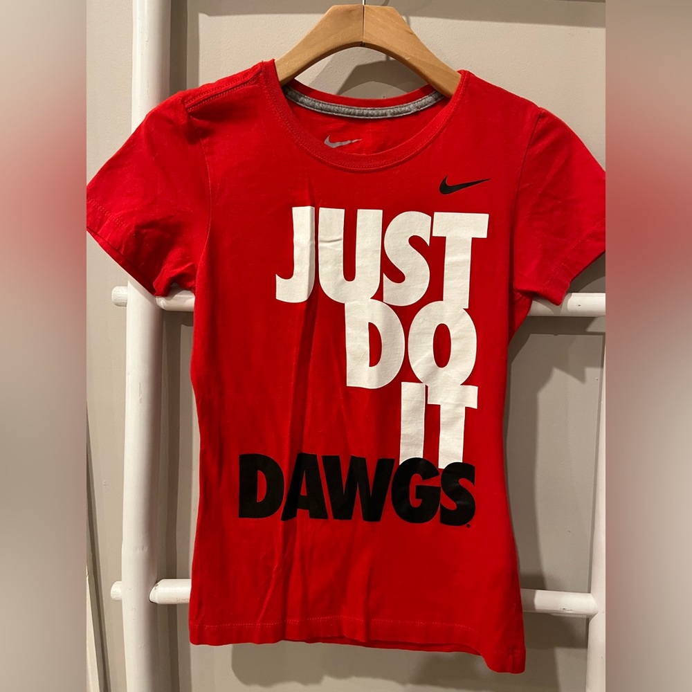 NIKE || University of Georgia Just Do It Dawgs slim fit womens shirt UGA
